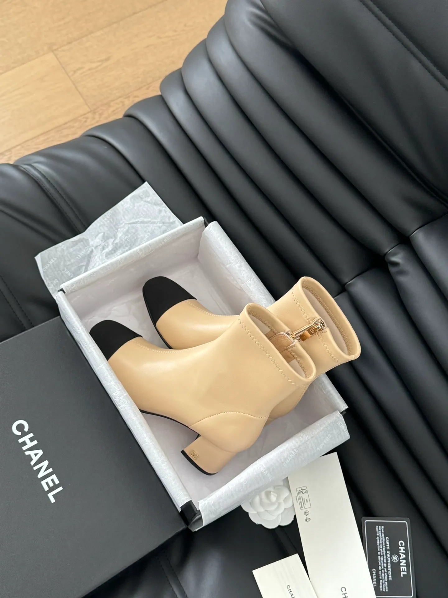 👟👟Ex-factory price 600👟👟 Purchasing-grade Chanel classic new elastic boots series! The leather texture is super good, and the upper is delicate ~ Calfskin upper, sheepskin lining, original outsole! Size:35-39 Other sizes are determined